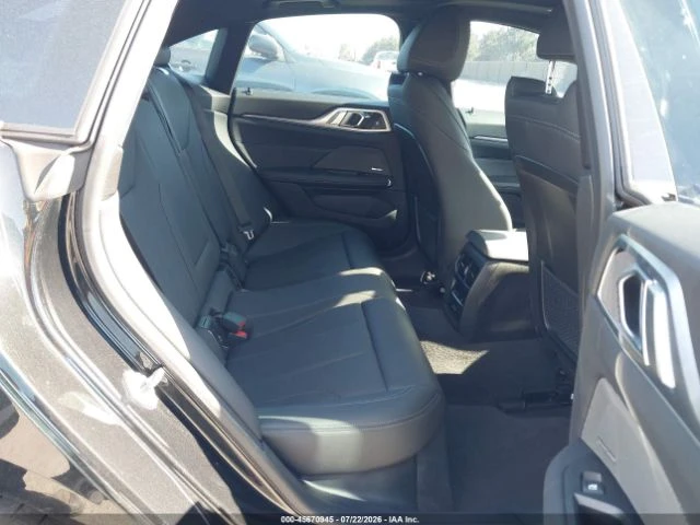 BMW i4 eDrive40* КОЖА* ПОДГРЕВ* HARMAN KARDON* PANO* , снимка 8 - Автомобили и джипове - 55472807