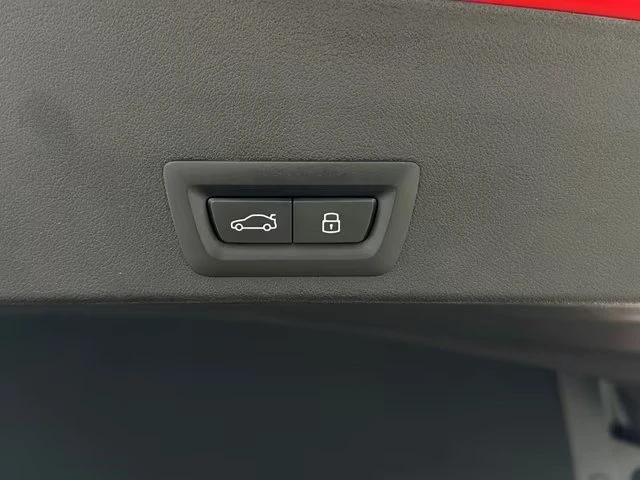 BMW XM 50e xDRIVE/360/HUD/LED/HARMAN KORDON/LASER/PANO, снимка 17 - Автомобили и джипове - 56003166