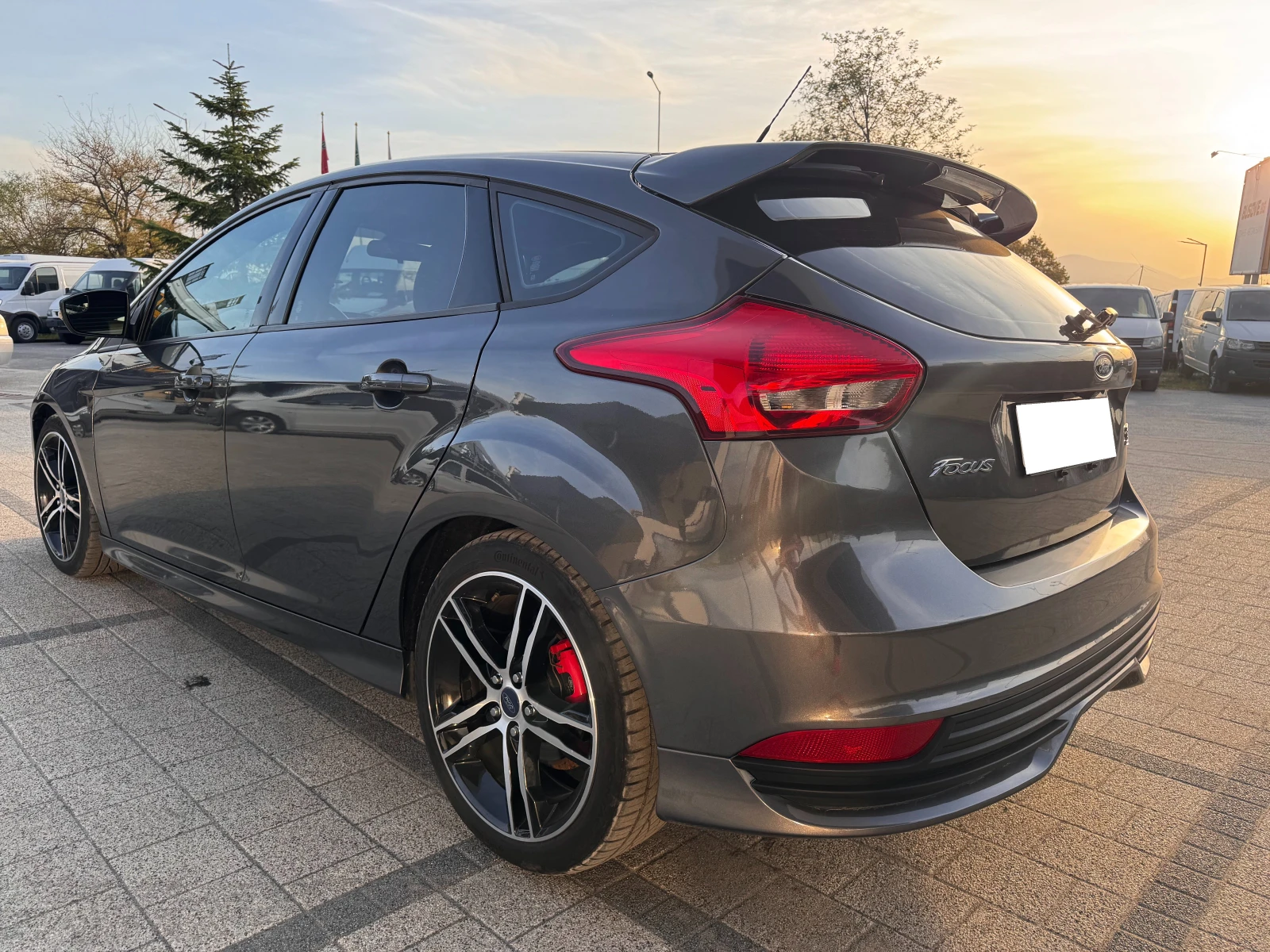 Ford Focus 2.0i ST  - изображение 5