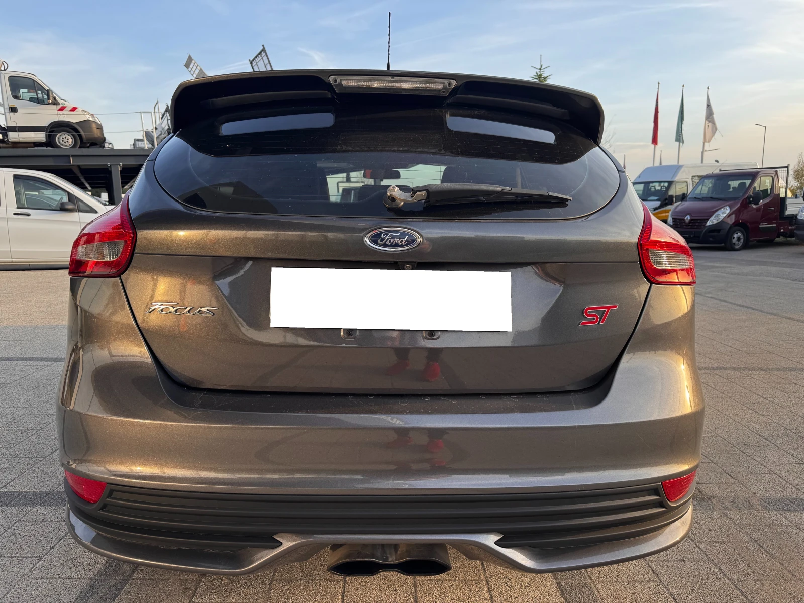 Ford Focus 2.0i ST  - изображение 6