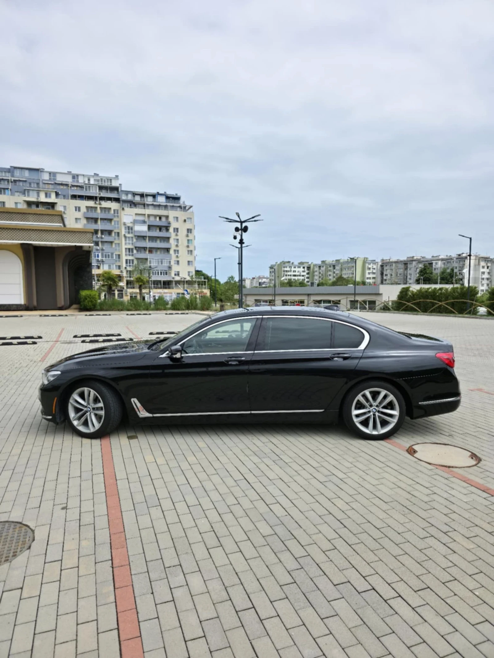 BMW 750  - изображение 3