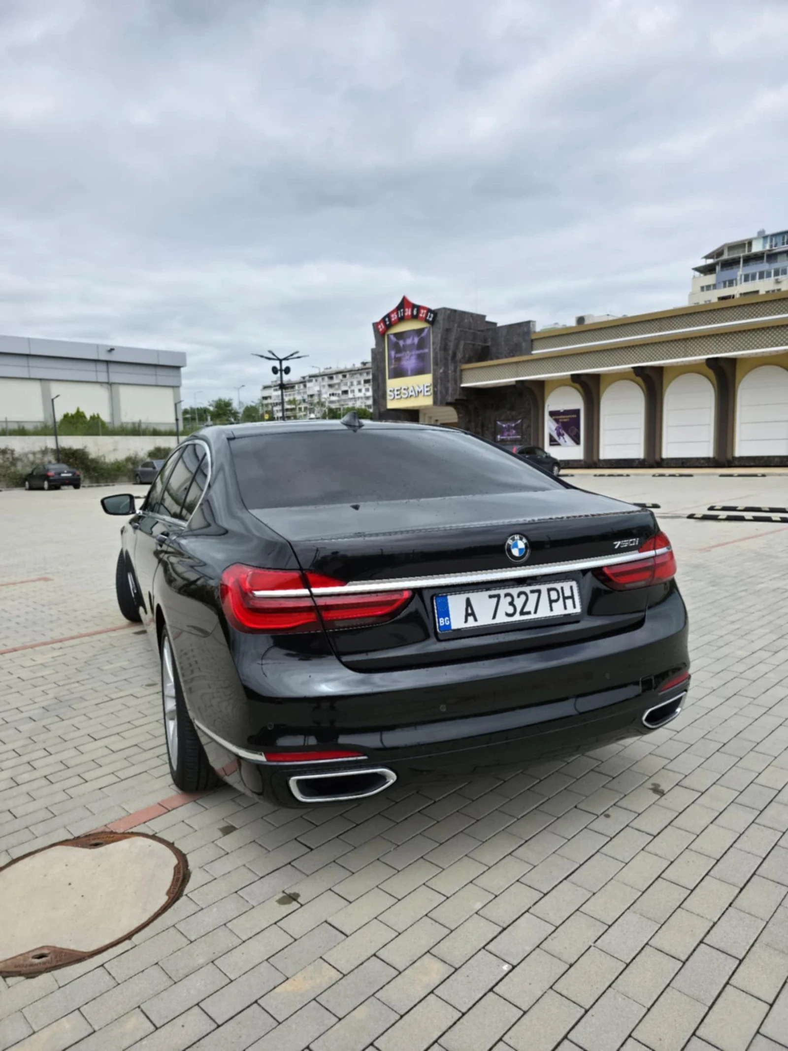 BMW 750  - изображение 4