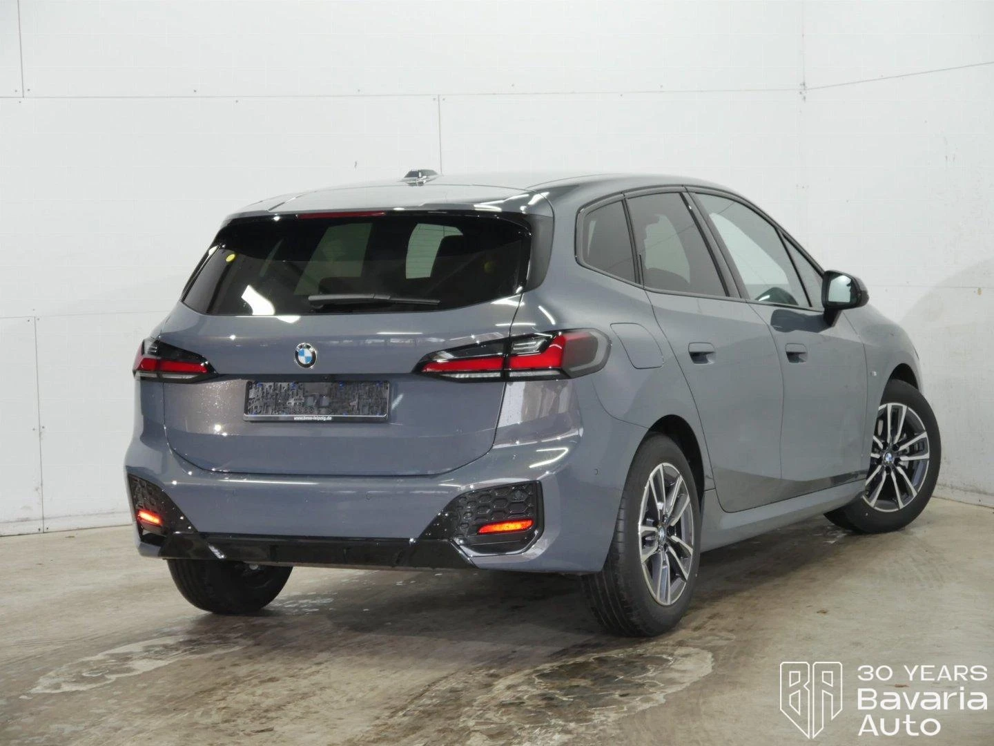 BMW 220 i Active Tourer M Sport Paket Steptronic - изображение 3