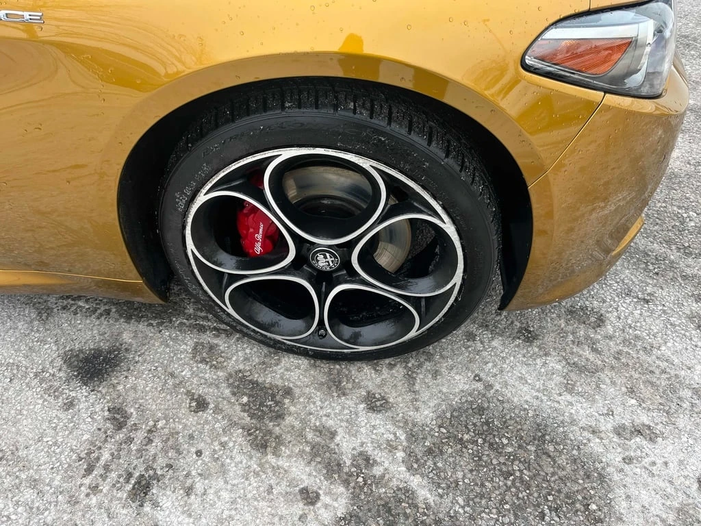 Alfa Romeo Giulia * Veloce * CARFAX * ЦЕНА ДО БГ - изображение 6