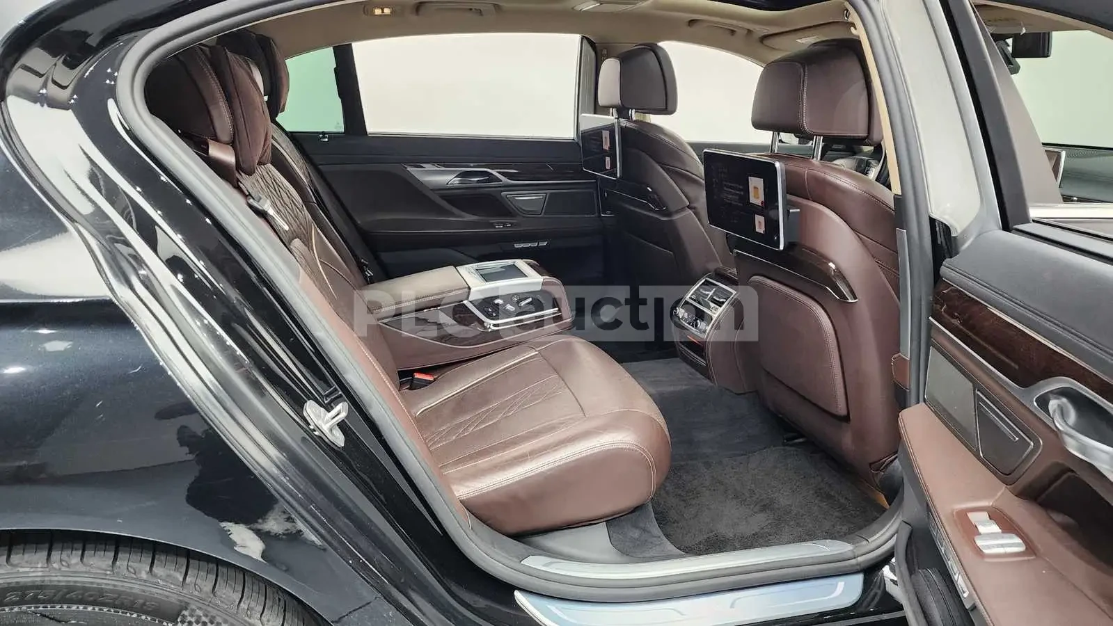 BMW 740 FULL+ + + , снимка 11 - Автомобили и джипове - 54065453