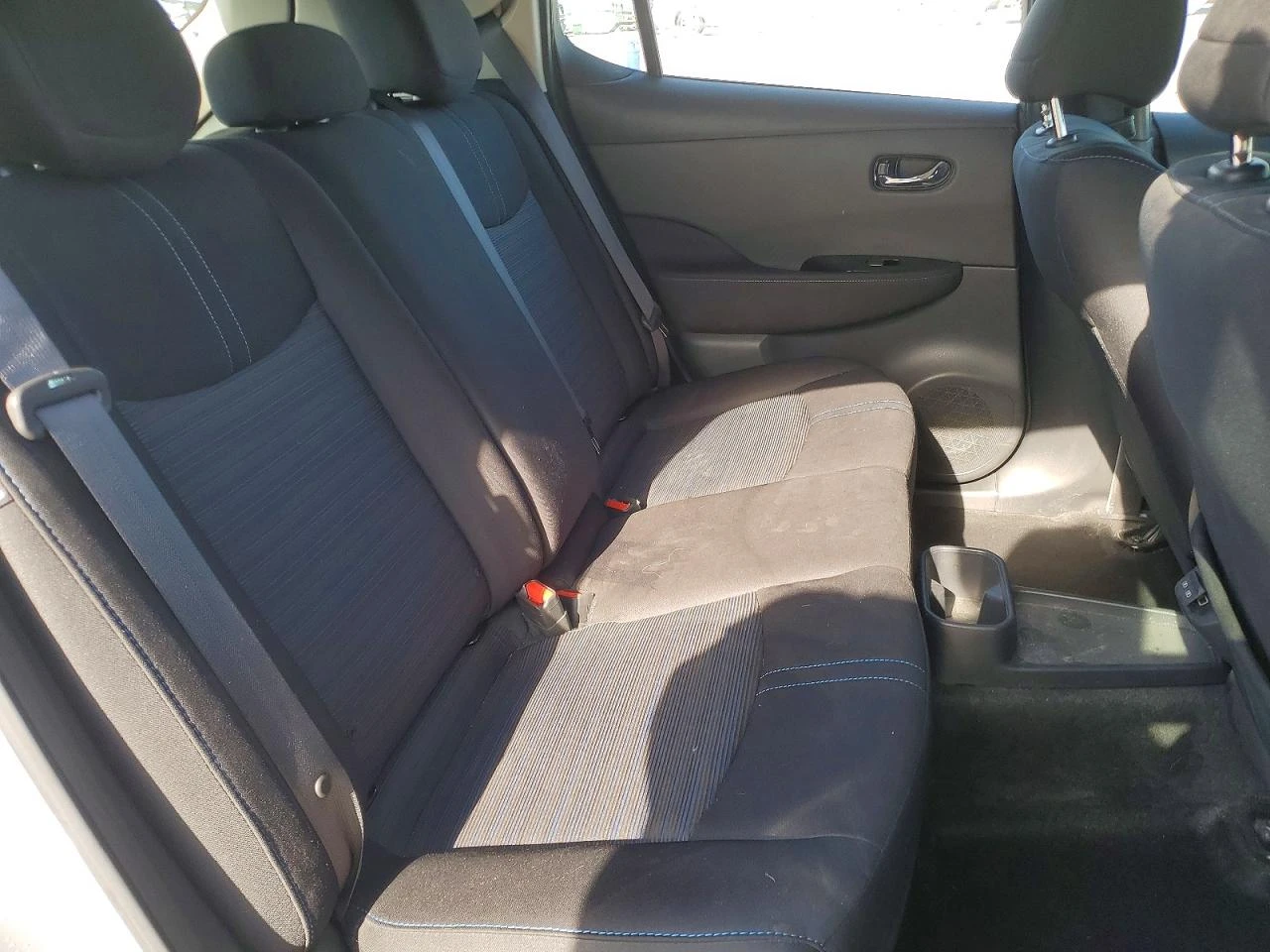 Nissan Leaf  SV Hatchback | Mobile.bg � ����������� 10