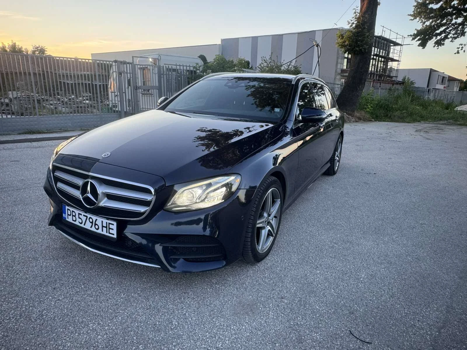 Mercedes-Benz E 400, снимка 5 - Автомобили и джипове - 54915851