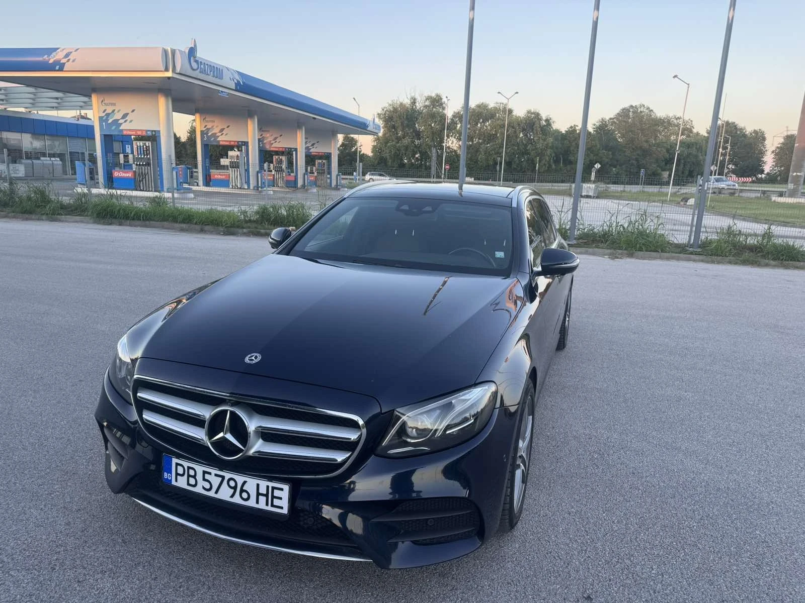 Mercedes-Benz E 400, снимка 2 - Автомобили и джипове - 54915851