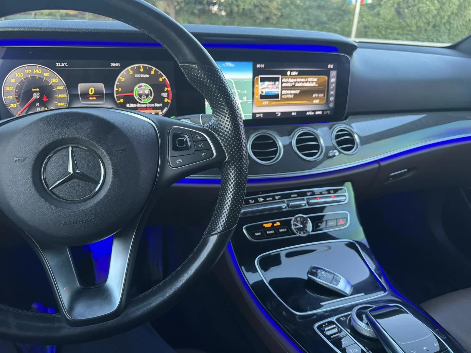Mercedes-Benz E 400, снимка 9 - Автомобили и джипове - 54915851