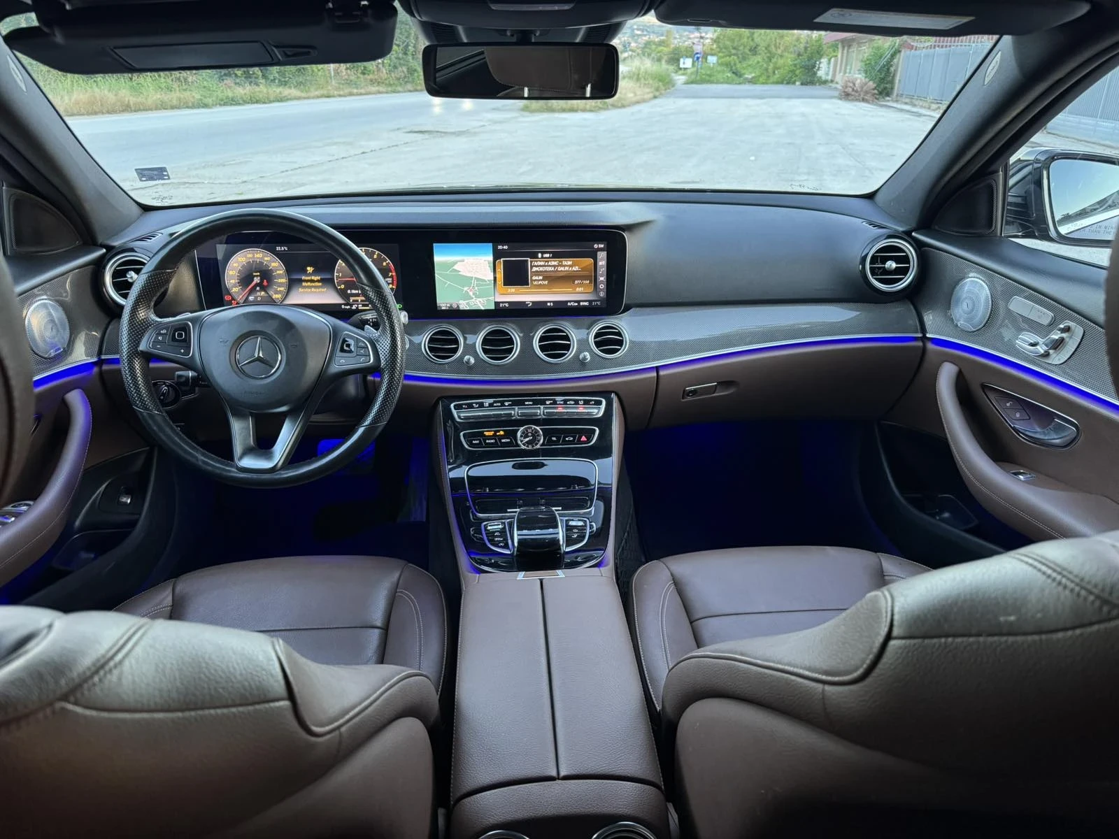 Mercedes-Benz E 400, снимка 10 - Автомобили и джипове - 54915851