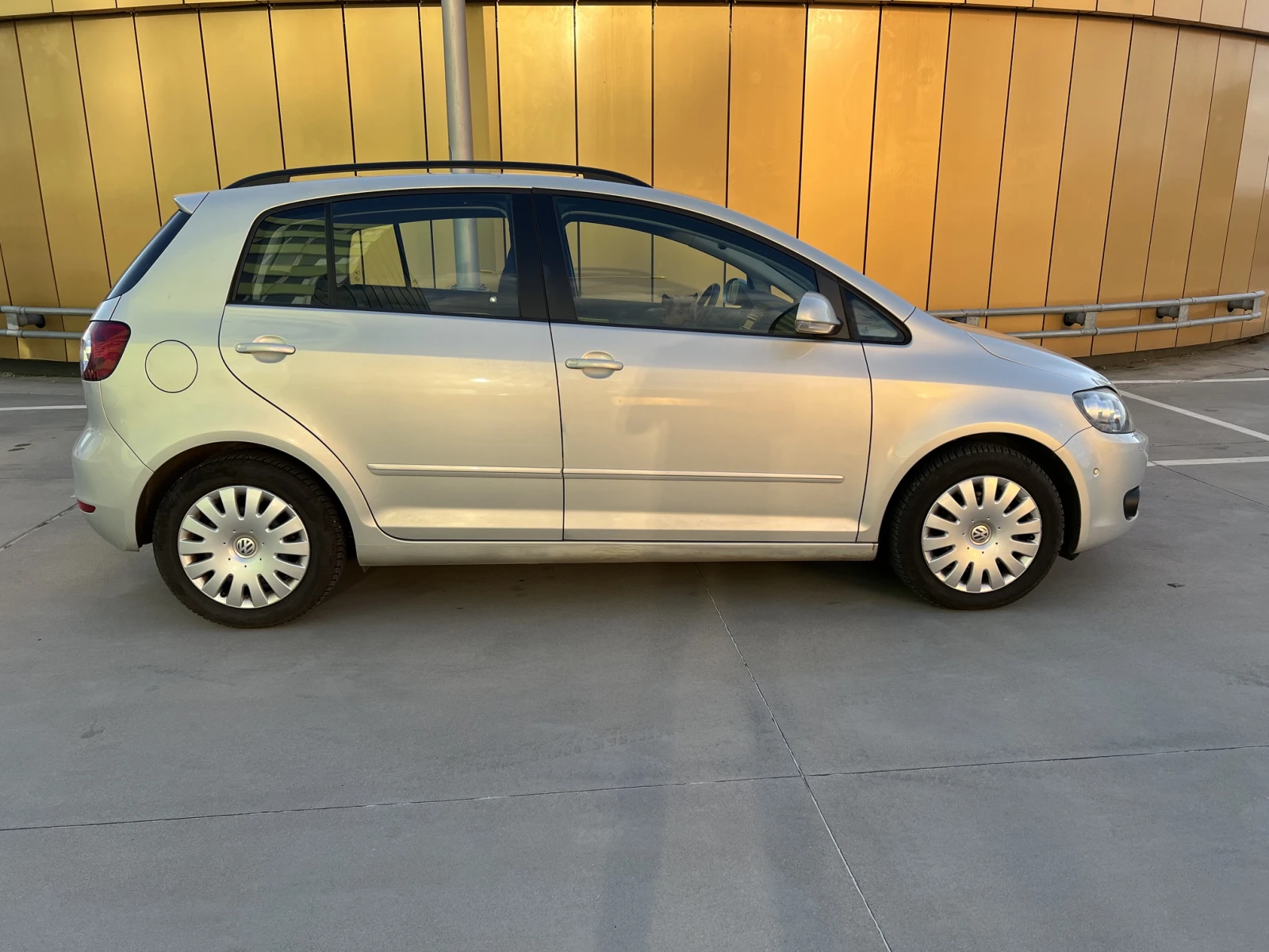 VW Golf Plus АВТОМАТ, БЕНЗИН, СОФИЯ, снимка 6 - Автомобили и джипове - 55186048