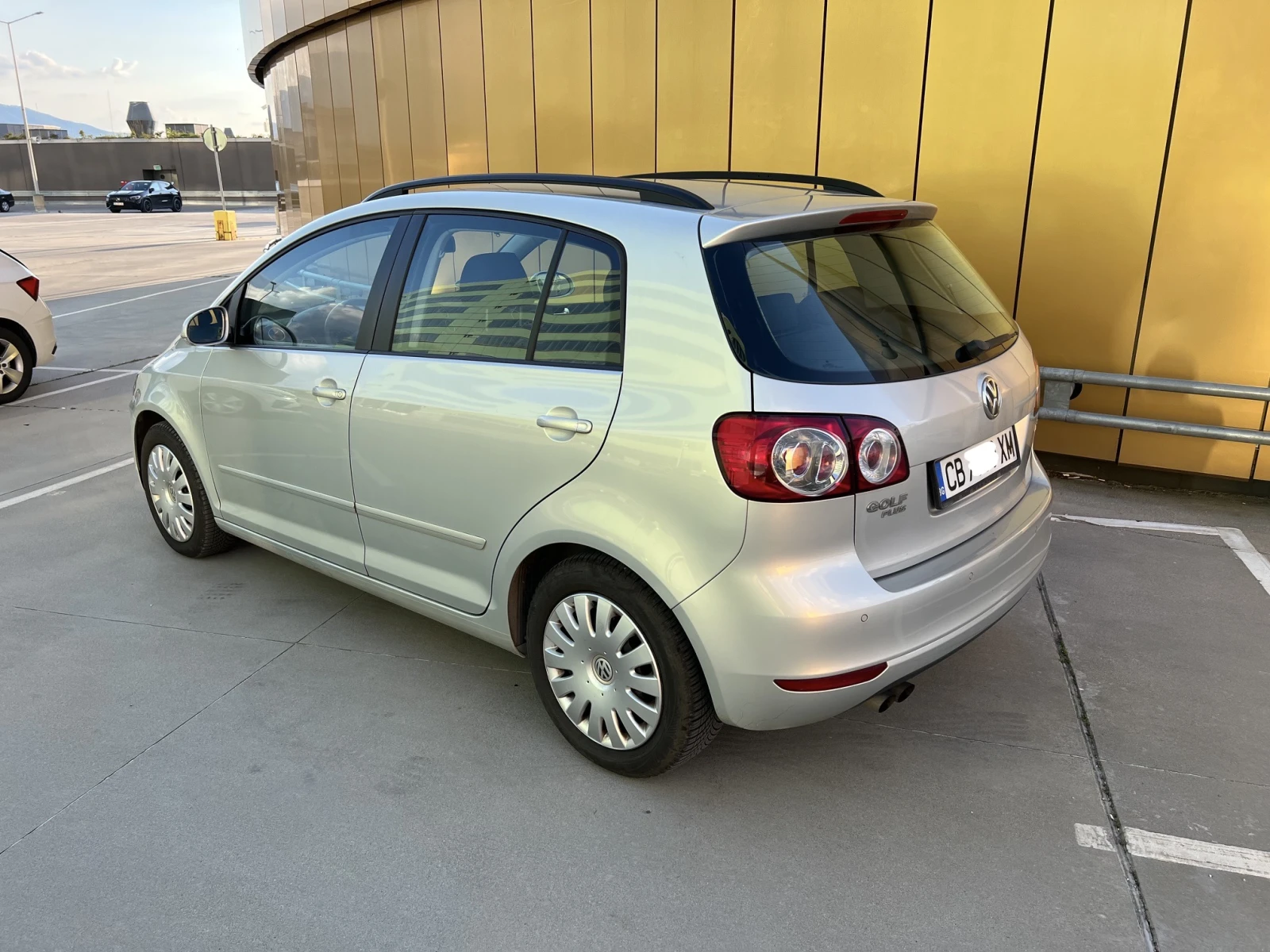 VW Golf Plus АВТОМАТ, БЕНЗИН, СОФИЯ, снимка 5 - Автомобили и джипове - 55186048