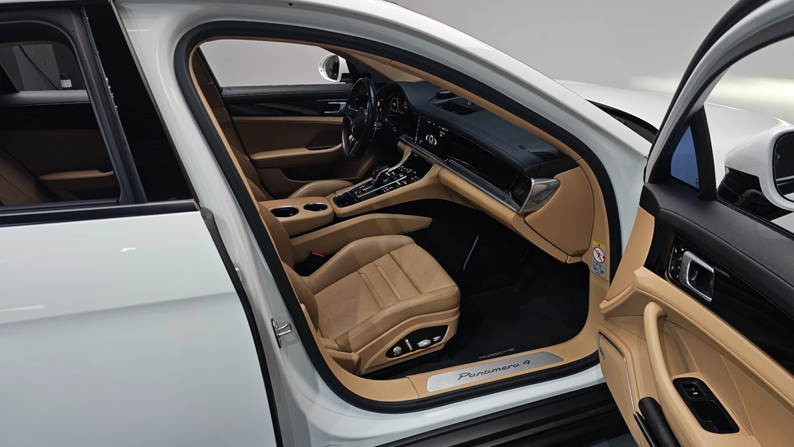 Porsche Panamera 3.0 AWD , снимка 10 - Автомобили и джипове - 55277115