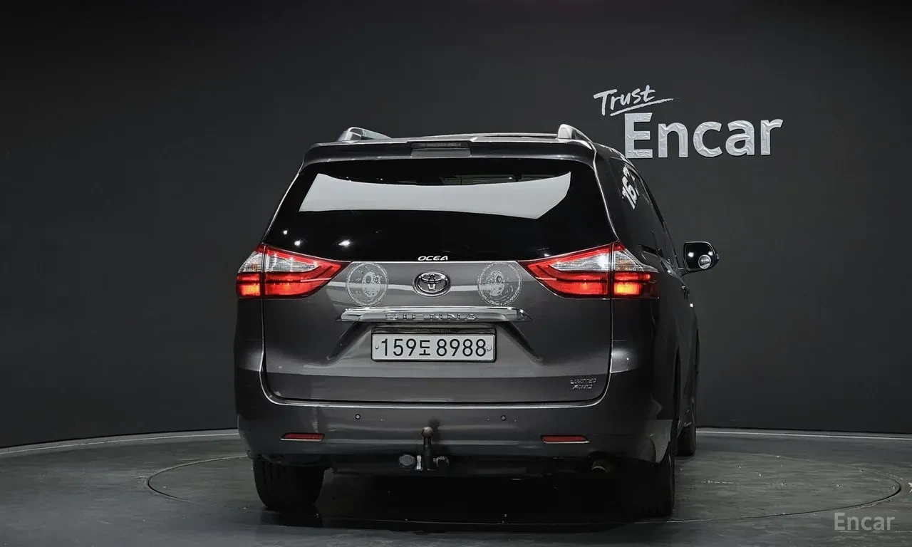 Toyota Sienna 3.5 V6 * LIMITED AWD * 7 МЕСТА * КАФЯВ КОЖЕН САЛОН, снимка 15 - Автомобили и джипове - 55437609