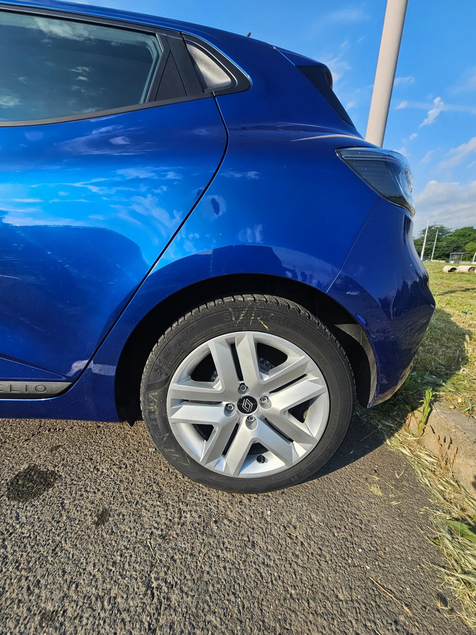 Renault Clio Clio V 2024, снимка 10 - Автомобили и джипове - 55470224