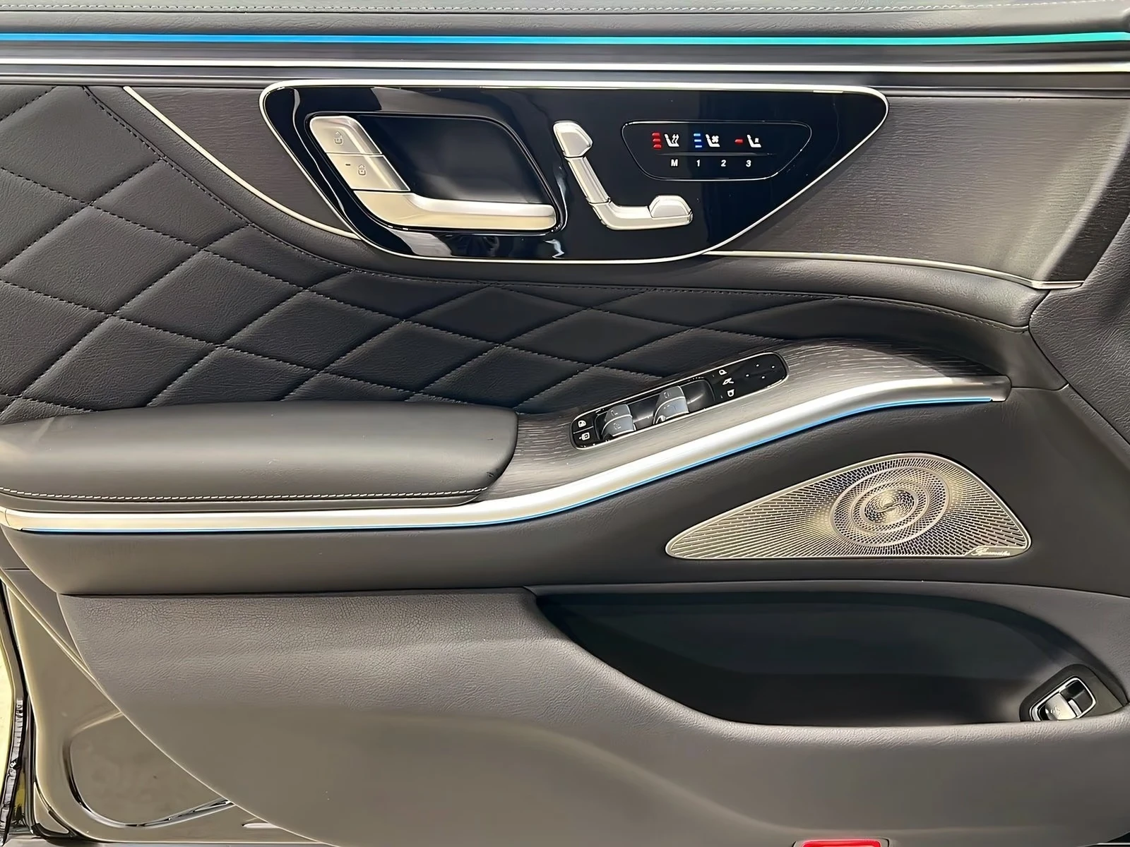 Mercedes-Benz S 580 4-MATIC FACELIFT AMG LONG TV NIGHT BURMESTER PANO, снимка 8 - Автомобили и джипове - 55547056