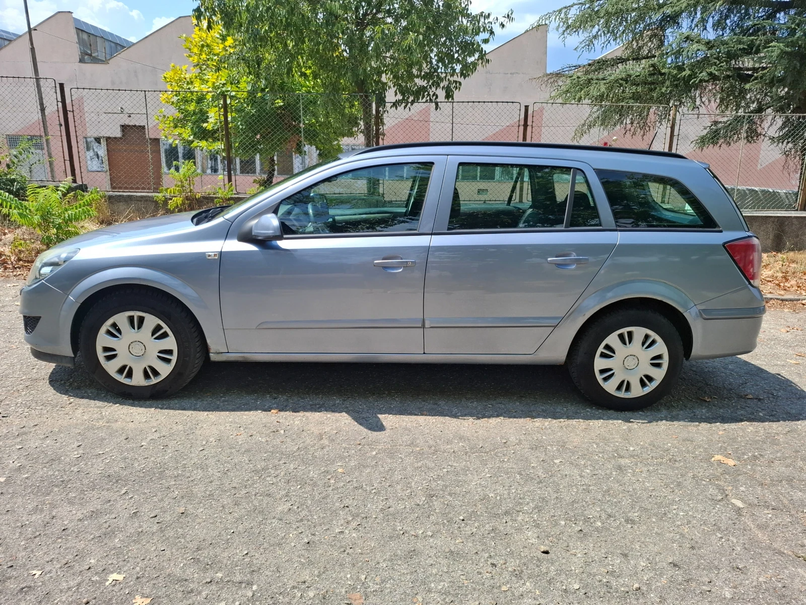 Opel Astra 1.3 cdti, снимка 9 - Автомобили и джипове - 55655590