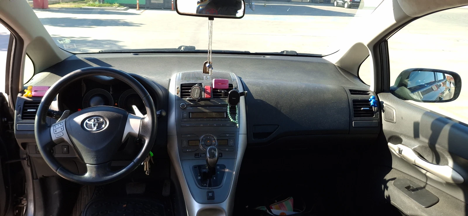 Toyota Auris 1400, снимка 10 - Автомобили и джипове - 55702254