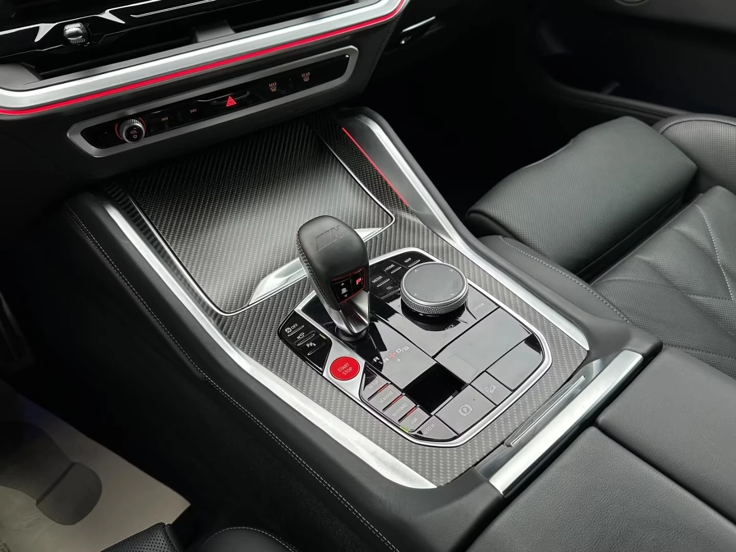 BMW XM 50e xDRIVE/360/HUD/LED/HARMAN KORDON/LASER/PANO, снимка 10 - Автомобили и джипове - 56003166