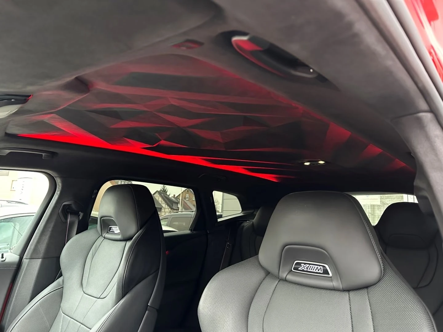 BMW XM 50e xDRIVE/360/HUD/LED/HARMAN KORDON/LASER/PANO, снимка 13 - Автомобили и джипове - 56003166