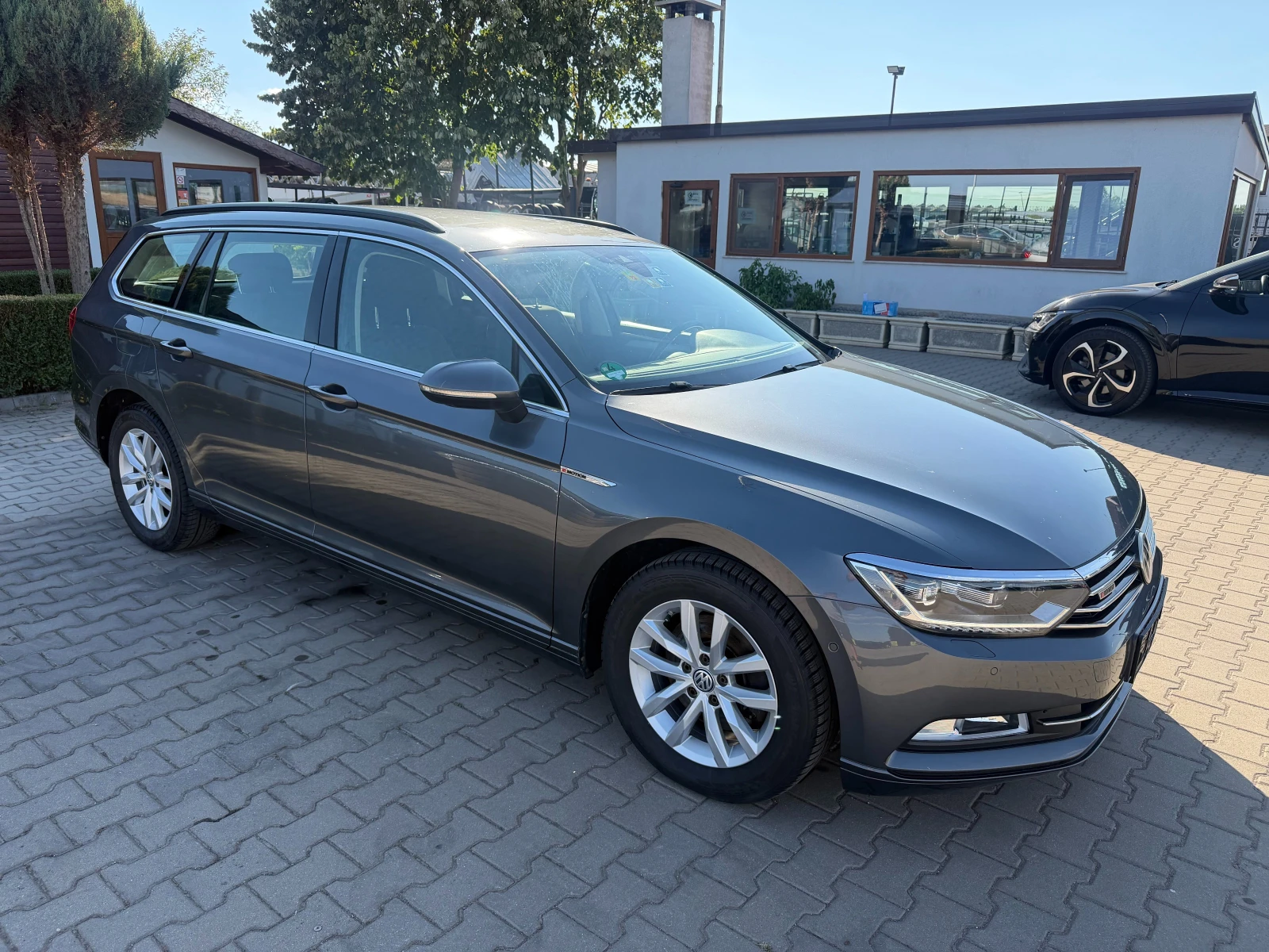 VW Passat 2.0TDI 4MOTION AVTOMAT/NAVI/KAMERA EURO 6, снимка 4 - Автомобили и джипове - 56119753
