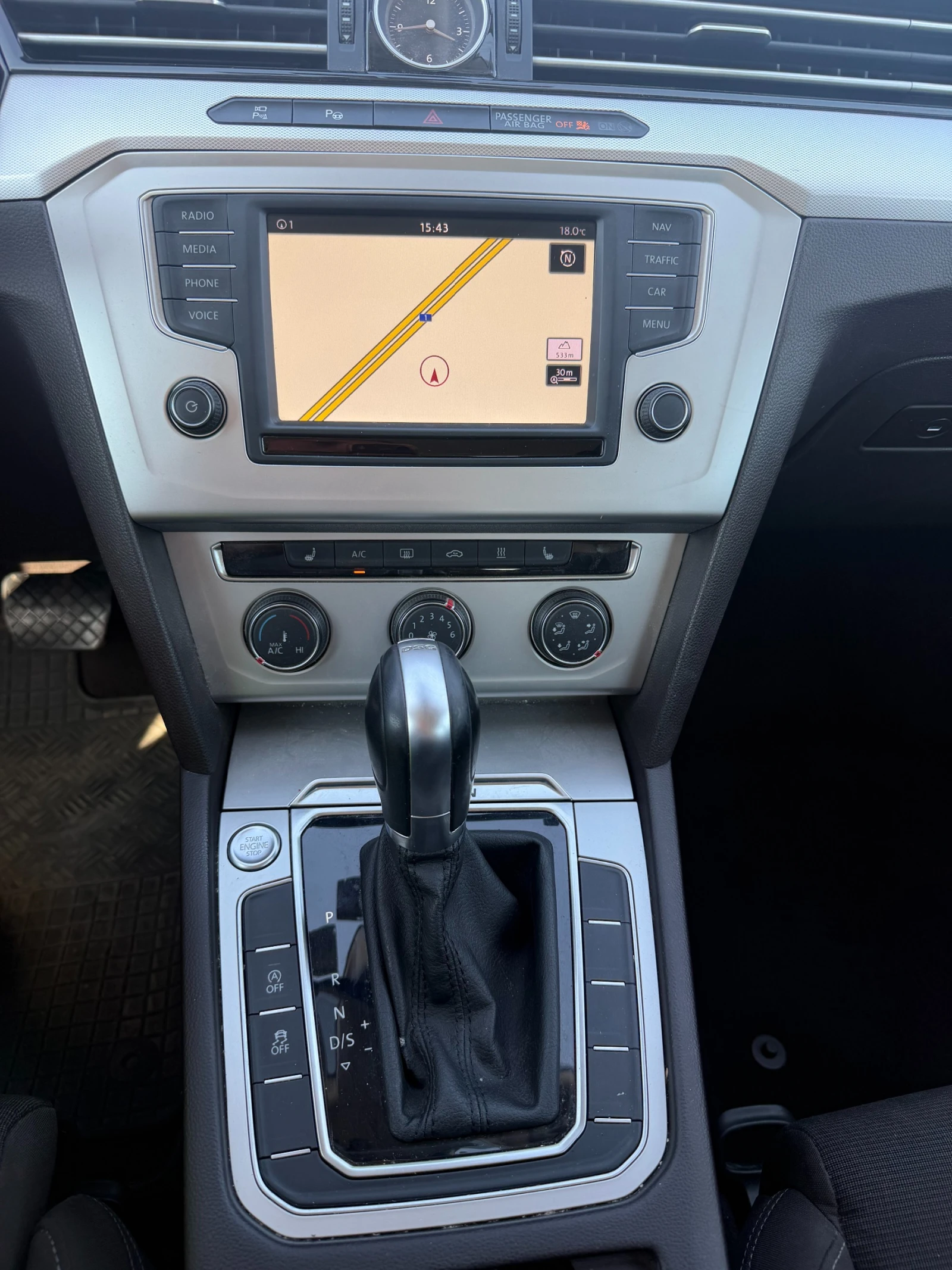 VW Passat 2.0TDI 4MOTION AVTOMAT/NAVI/KAMERA EURO 6, снимка 12 - Автомобили и джипове - 56119753