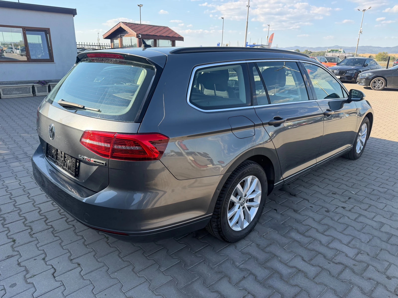 VW Passat 2.0TDI 4MOTION AVTOMAT/NAVI/KAMERA EURO 6, снимка 6 - Автомобили и джипове - 56119753