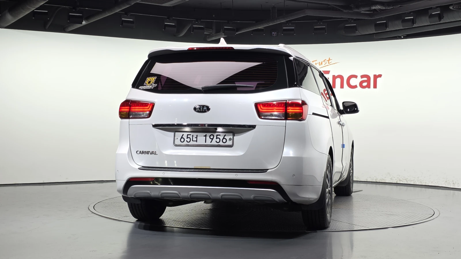 Kia Carnival ������� ����� ������ ����* encareu.com | Mobile.bg � ����������� 4