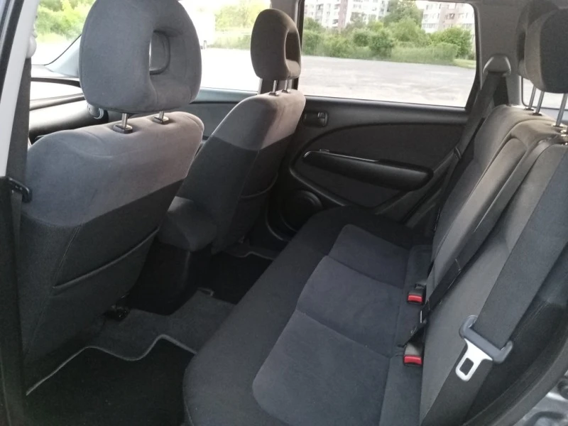 Mitsubishi Outlander 2.0 i FACELIFT, снимка 10 - Автомобили и джипове - 46409748