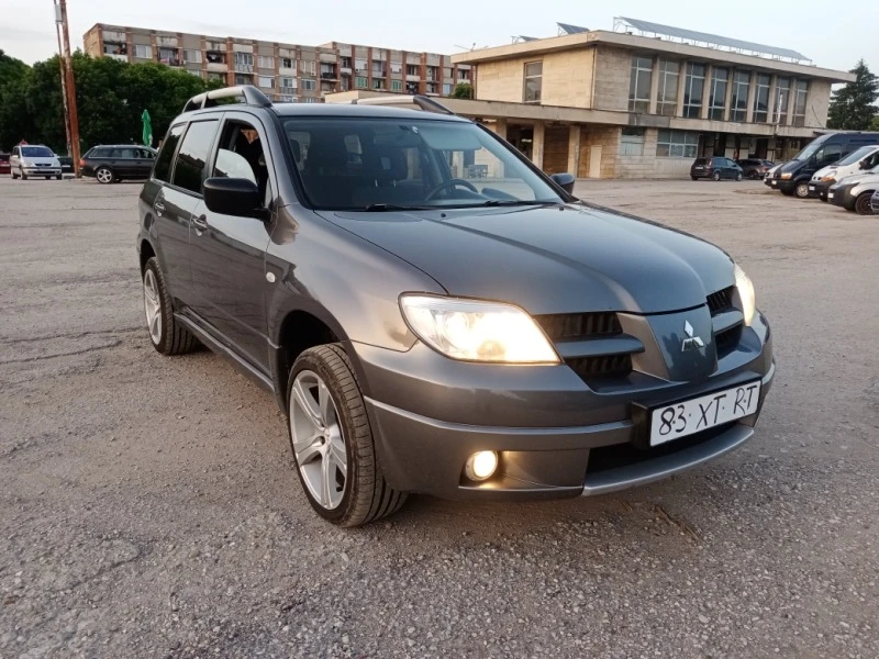 Mitsubishi Outlander 2.0 i FACELIFT, снимка 2 - Автомобили и джипове - 46409748