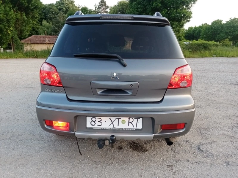 Mitsubishi Outlander 2.0 i FACELIFT, снимка 8 - Автомобили и джипове - 46409748