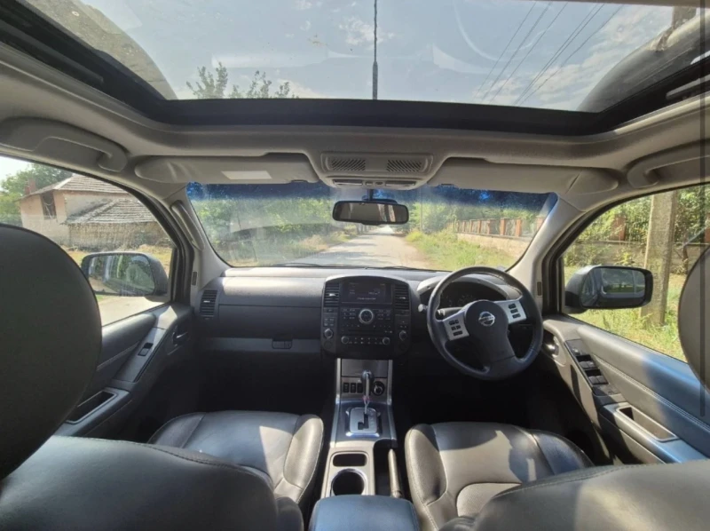 Nissan Navara 2.5d avtomat, снимка 8 - Автомобили и джипове - 47954422