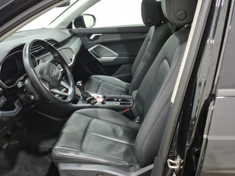 Audi Q3 * ПАНОРАМА * ПОДГРЕВ * ОТ ПРЕДСТАВИТЕЛСТВО, снимка 5 - Автомобили и джипове - 53305661