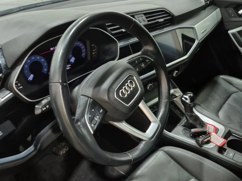 Audi Q3 * ПАНОРАМА * ПОДГРЕВ * ОТ ПРЕДСТАВИТЕЛСТВО, снимка 11 - Автомобили и джипове - 53305661