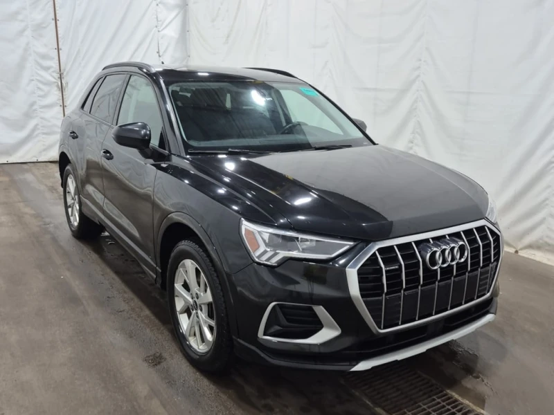 Audi Q3 * ПАНОРАМА * ПОДГРЕВ * ОТ ПРЕДСТАВИТЕЛСТВО, снимка 2 - Автомобили и джипове - 53305661
