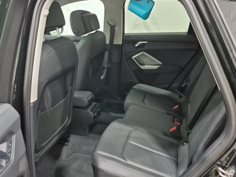 Audi Q3 * ПАНОРАМА * ПОДГРЕВ * ОТ ПРЕДСТАВИТЕЛСТВО, снимка 12 - Автомобили и джипове - 53305661