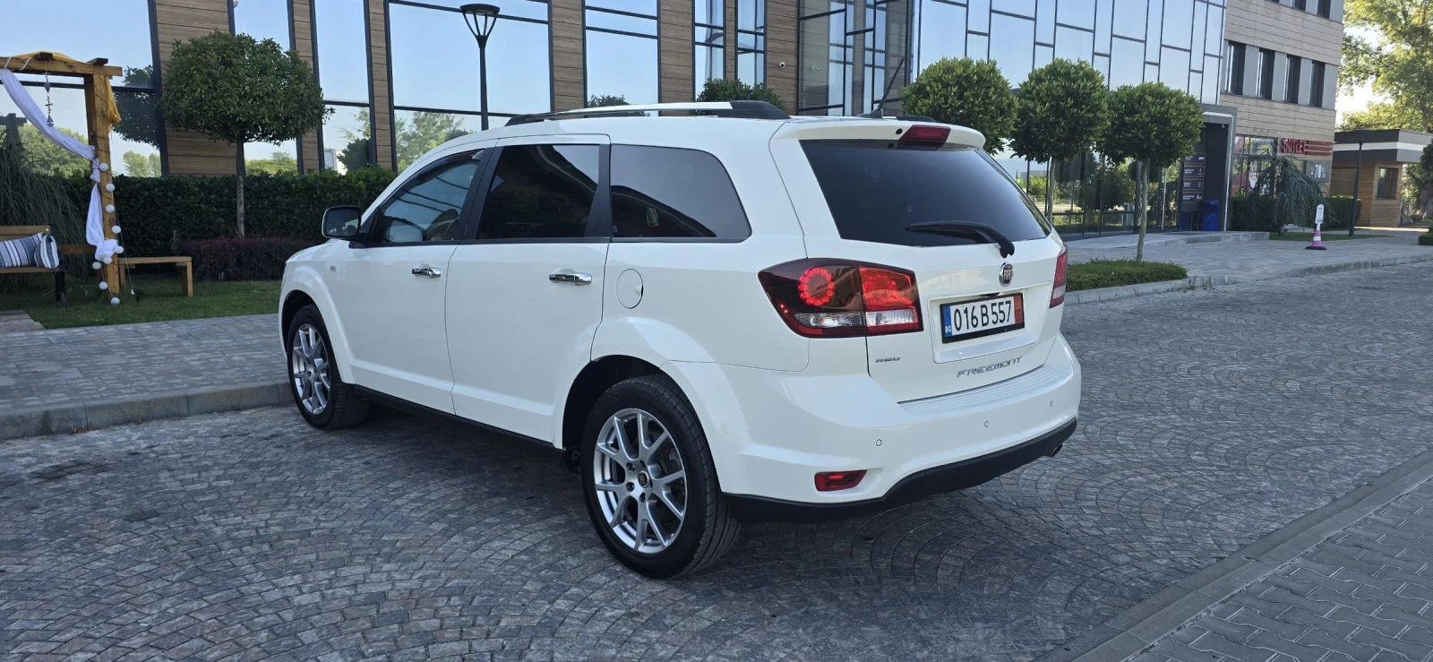 Fiat Freemont 2.0 170к.с панорама тв. DVD кожа FULL - изображение 4