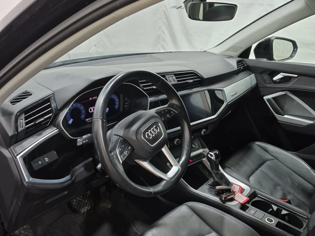 Audi Q3 * ПАНОРАМА * ПОДГРЕВ * ОТ ПРЕДСТАВИТЕЛСТВО - изображение 9