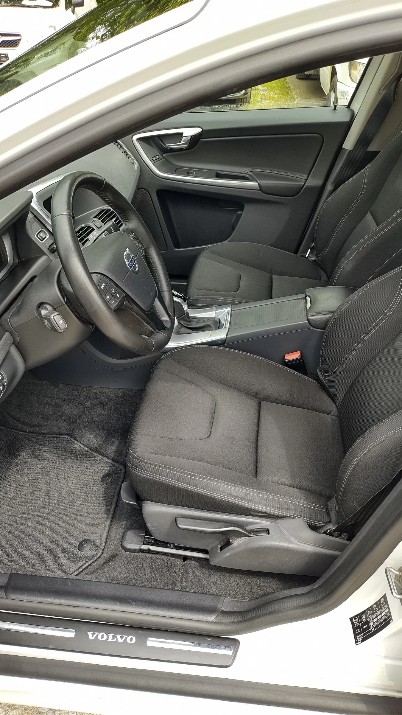 Volvo XC60 OCEAN RACE/LED, снимка 11 - Автомобили и джипове - 54395434