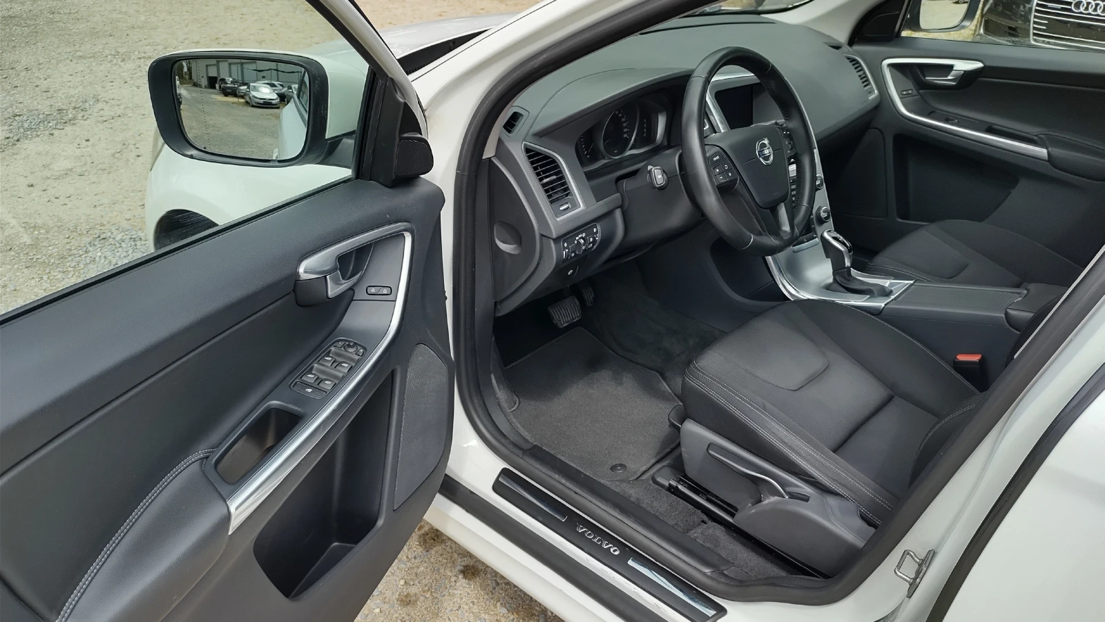 Volvo XC60 OCEAN RACE/LED, снимка 9 - Автомобили и джипове - 54395434