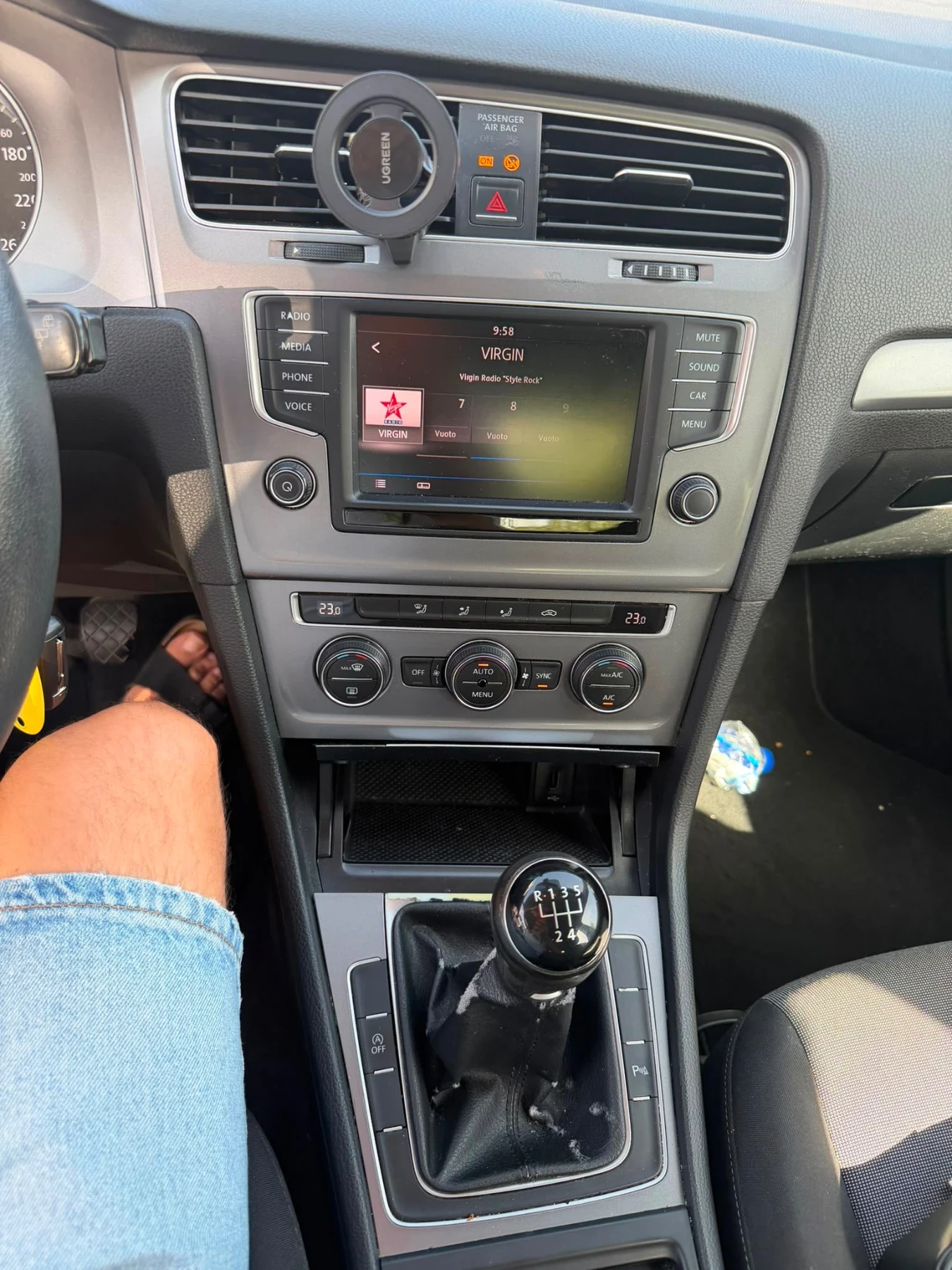 VW Golf 1.6 дизел навигация , снимка 4 - Автомобили и джипове - 55656428