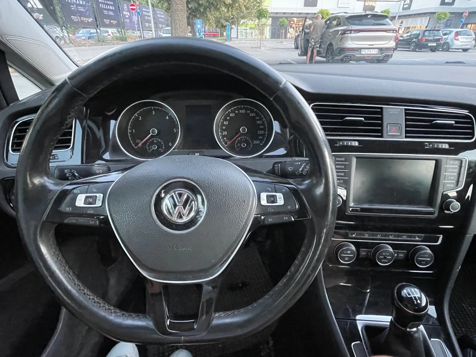 VW Golf 1.6 дизел навигация кожа , снимка 8 - Автомобили и джипове - 55656428
