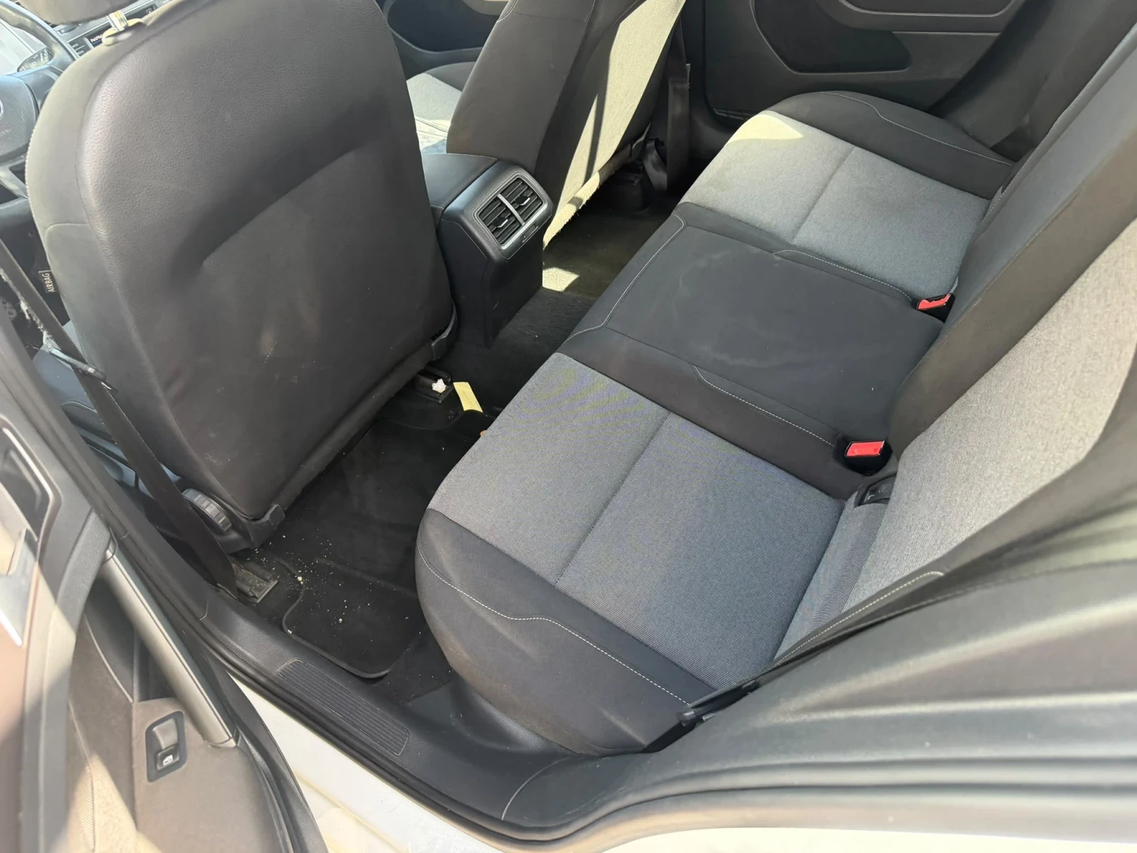 VW Golf 1.6 дизел навигация , снимка 5 - Автомобили и джипове - 55656428