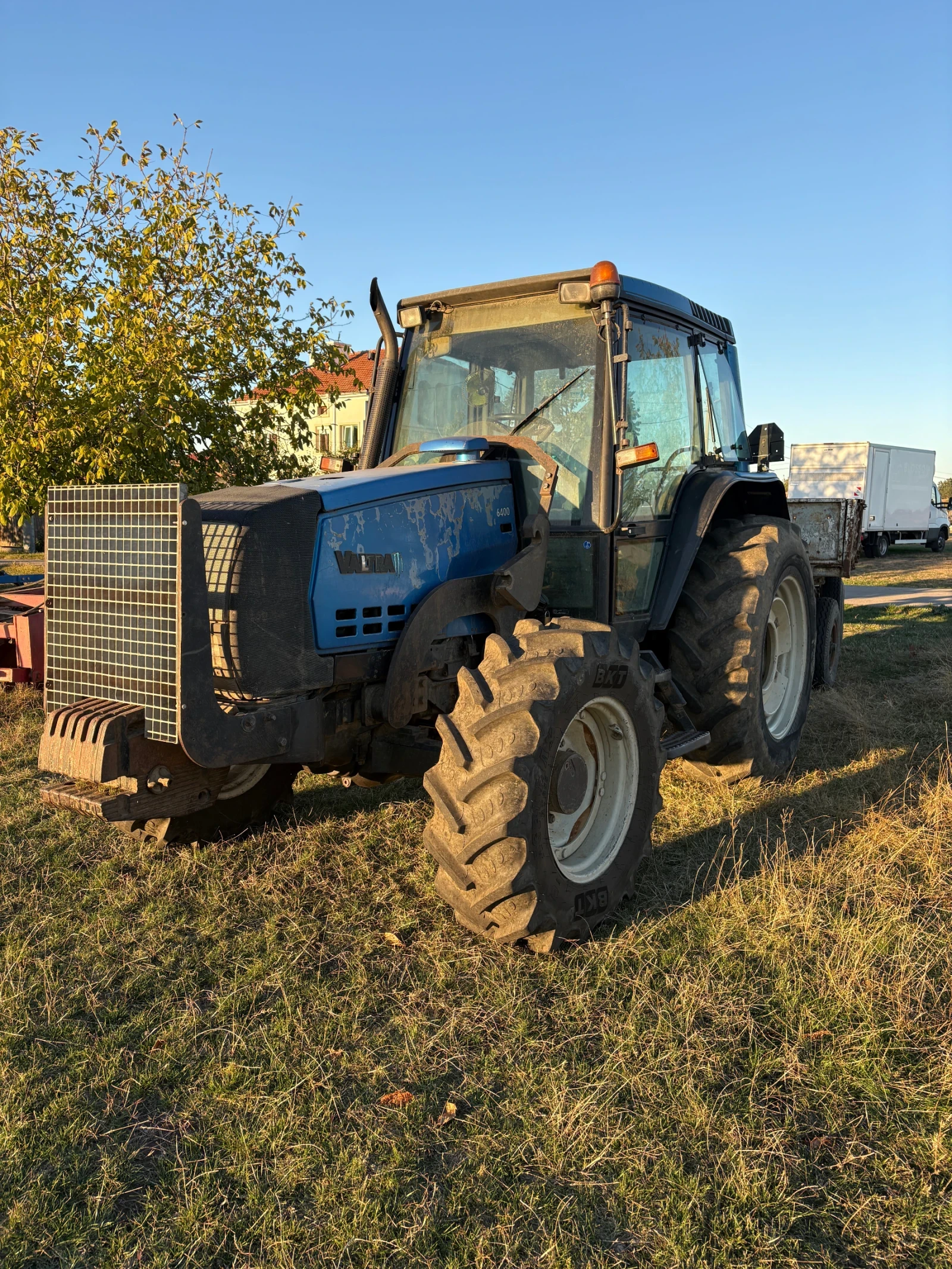 Трактор Valtra 6400, снимка 2 - Селскостопанска техника - 56350170