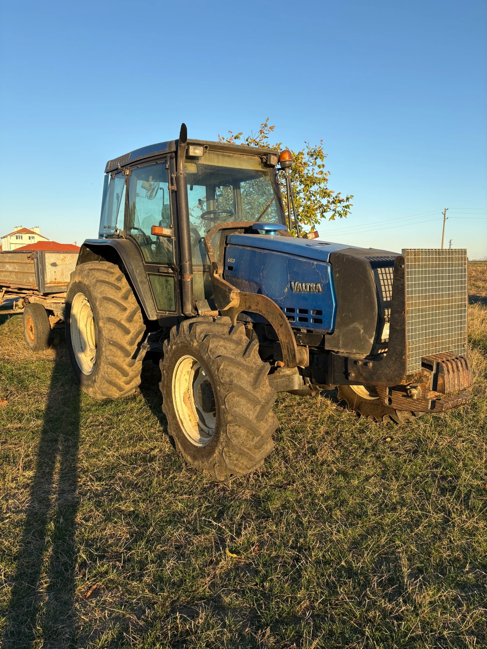 Трактор Valtra 6400, снимка 3 - Селскостопанска техника - 56350170