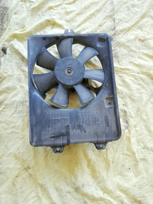 Перка Мицубиши Спейс Стар 1.3б (1) дясна