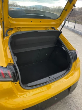 Peugeot 208 1.2i-75 к.с., снимка 8