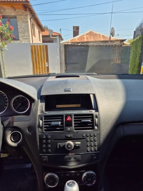 Mercedes-Benz C 220, снимка 16
