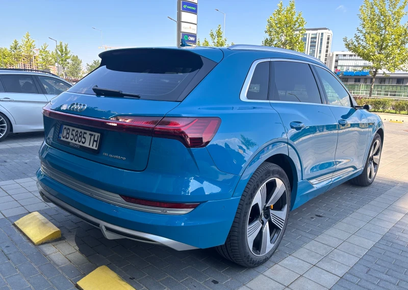 Audi E-Tron 55 Quattro * 2x S-Line * B&O * 360 * Carplay, снимка 7 - Автомобили и джипове - 52460609