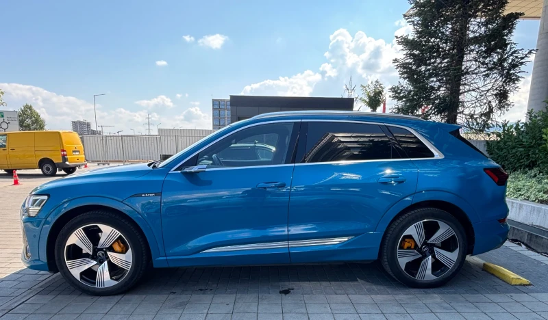 Audi E-Tron 55 Quattro * 2x S-Line * B&O * 360 * Carplay, снимка 5 - Автомобили и джипове - 52460609